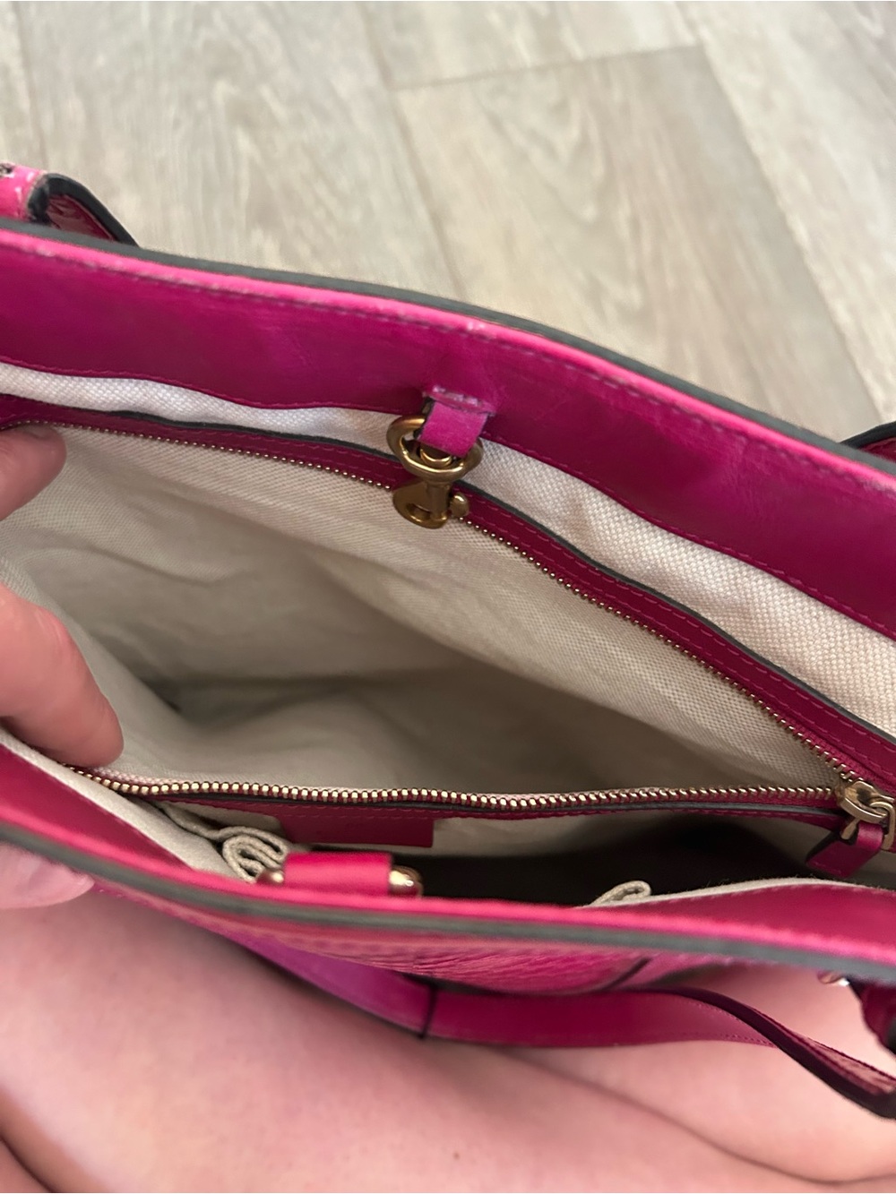 Gucci Hot Pink Microguccissima Patent Leather Nice Tote Bag - Picture 5 of 11